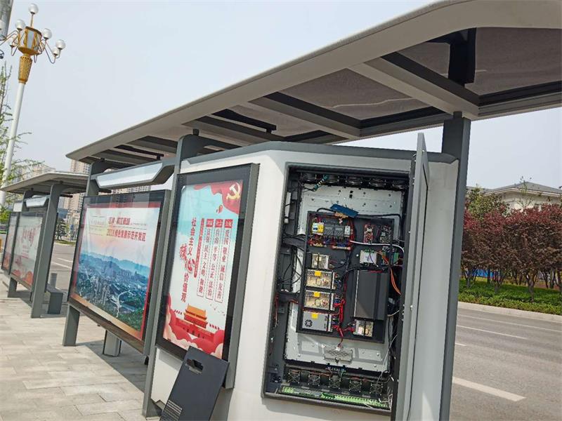 重庆渝北区55寸嵌入式公交电子站牌案例