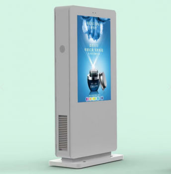 户外立式广告机的功能特点介绍